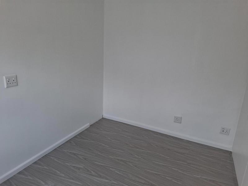 To Let 1 Bedroom Property for Rent in Goodwood Central Western Cape